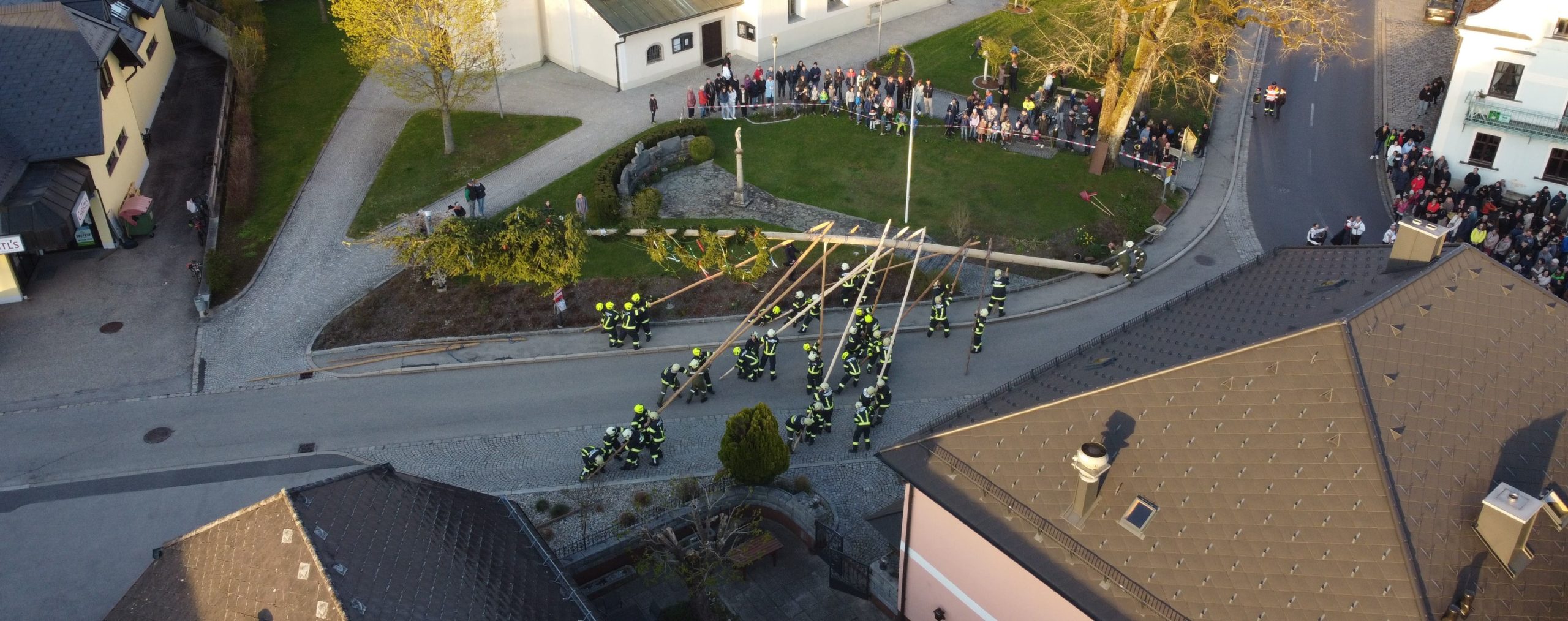 Maibaumaufstellen