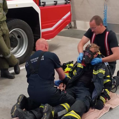 FMD Übung – Spineboard und Atemschutznotfall