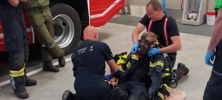 FMD Übung – Spineboard und Atemschutznotfall